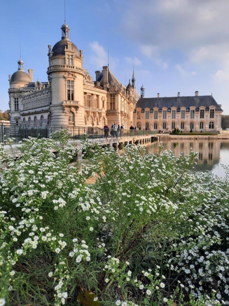 Pierres Et Jardins Bed & Breakfast Senlis  Exterior photo