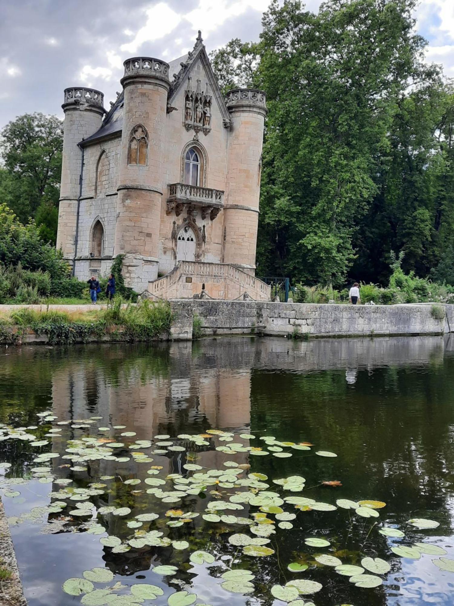 Pierres Et Jardins Bed & Breakfast Senlis  Exterior photo