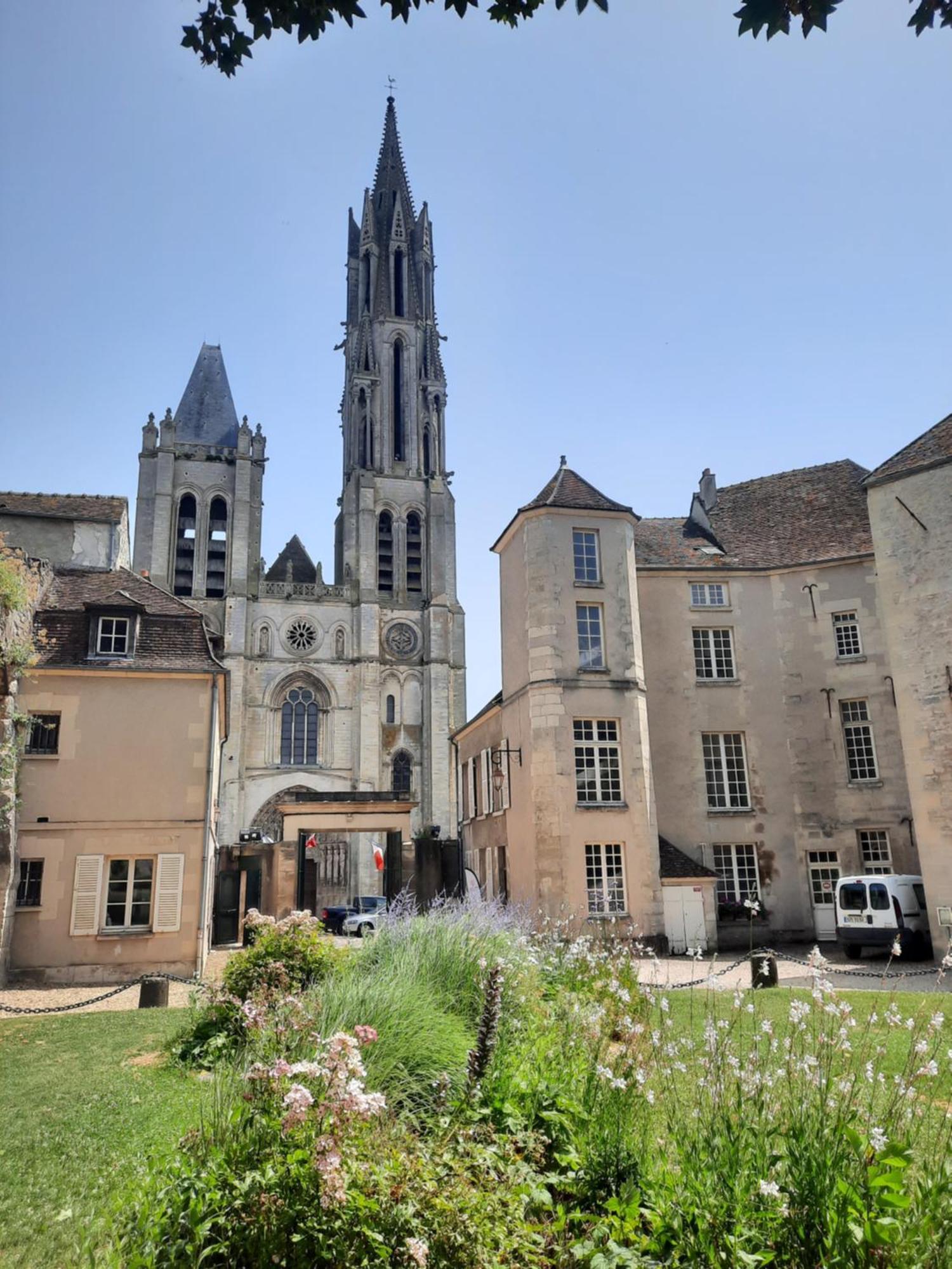Pierres Et Jardins Bed & Breakfast Senlis  Exterior photo